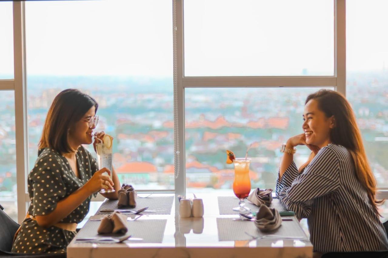Bess Mansion Hotel Surabaya Wonotjolo エクステリア 写真