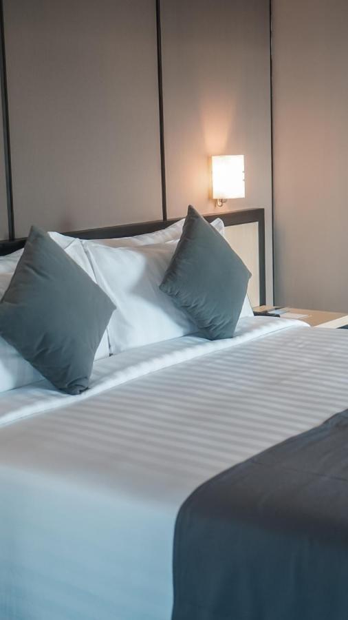 Bess Mansion Hotel Surabaya Wonotjolo エクステリア 写真
