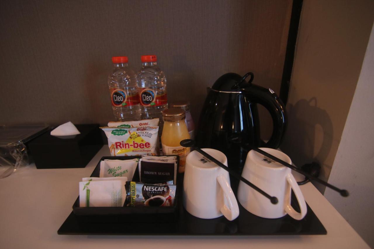 Bess Mansion Hotel Surabaya Wonotjolo エクステリア 写真